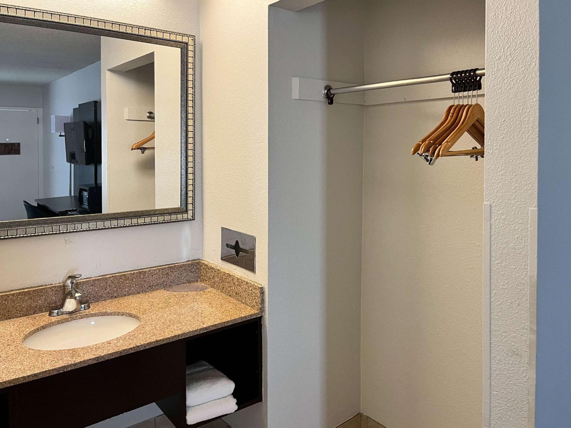 Motel 6 Montgomery, Al - Eastern Blvd. Екстериор снимка